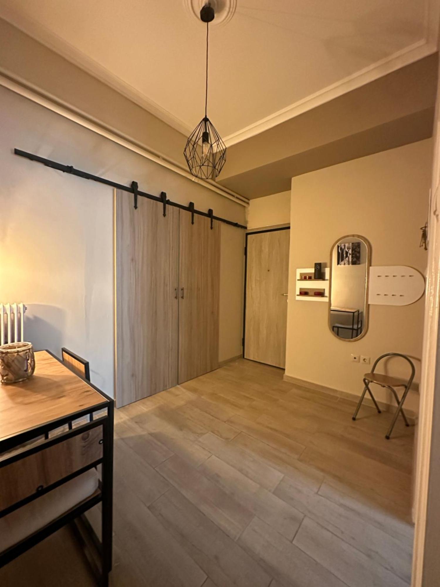 Ζεστή Φωλίτσα Στο Κέντρο. Apartment Athens Exterior photo